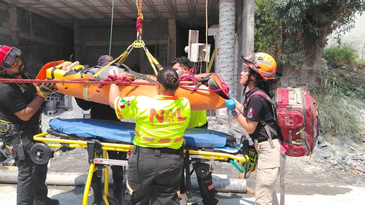 Trabajador herido tras caer de 4 metros en obra de la colonia Brisas del Vergel en Monterrey