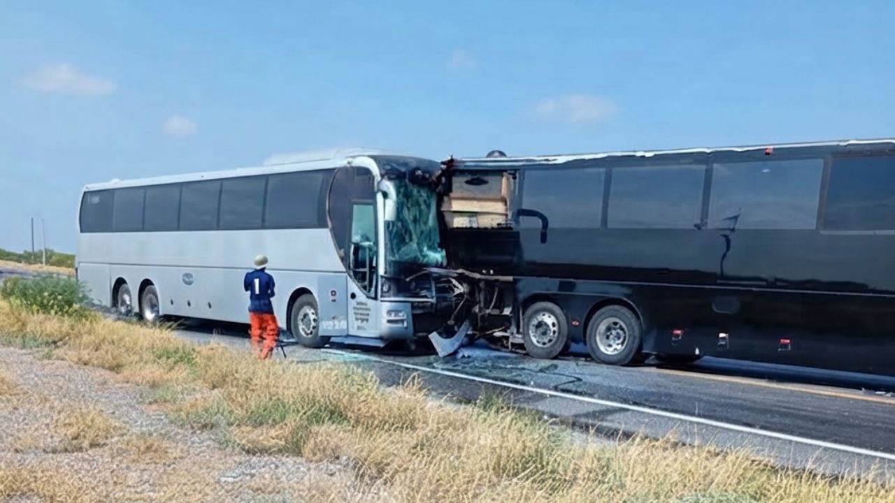 Choque entre autobuses y tráiler deja un chofer sin vida en Anáhuac