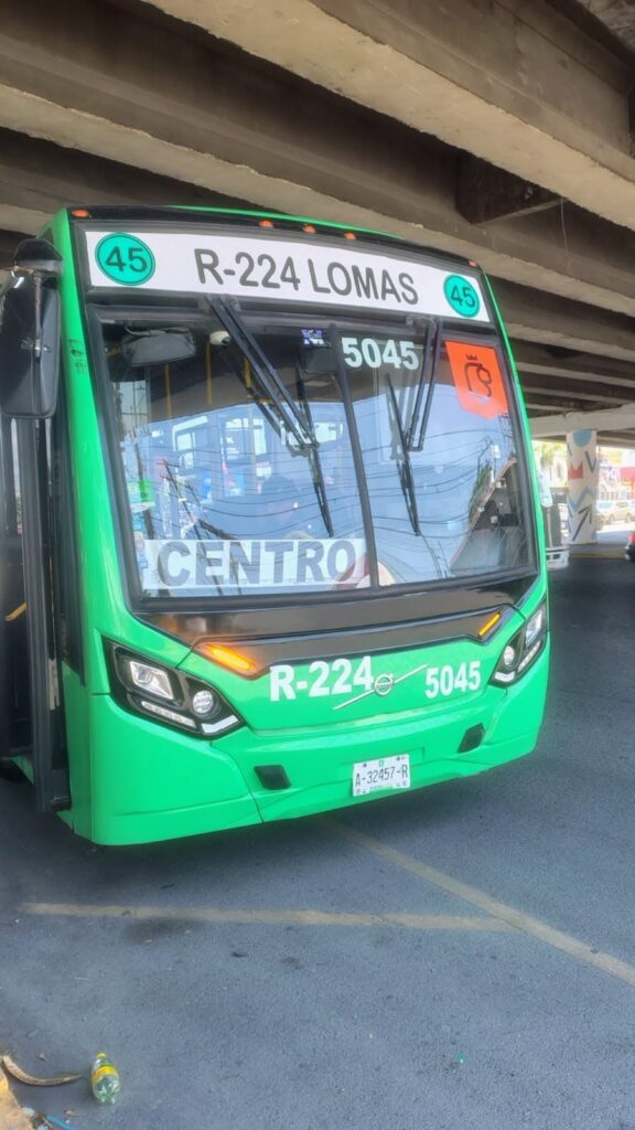 Detienen a hombre señalado por acosar a menor en camión de la Ruta 224 Ramal Lomas en Monterrey