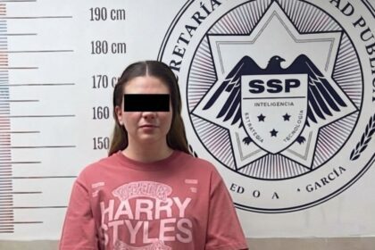 Detienen a mujer por presunto robo de ropa en Fashion Drive