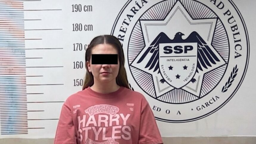 Detienen a mujer por presunto robo de ropa en Fashion Drive