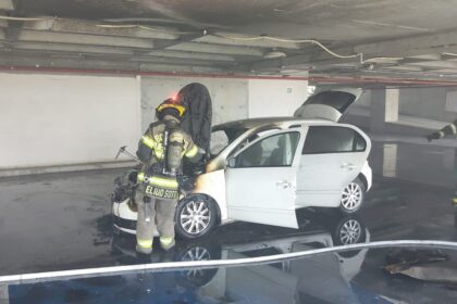 Incendio de vehículo provoca evacuación masiva en el Hotel Galería Plaza de Monterrey
