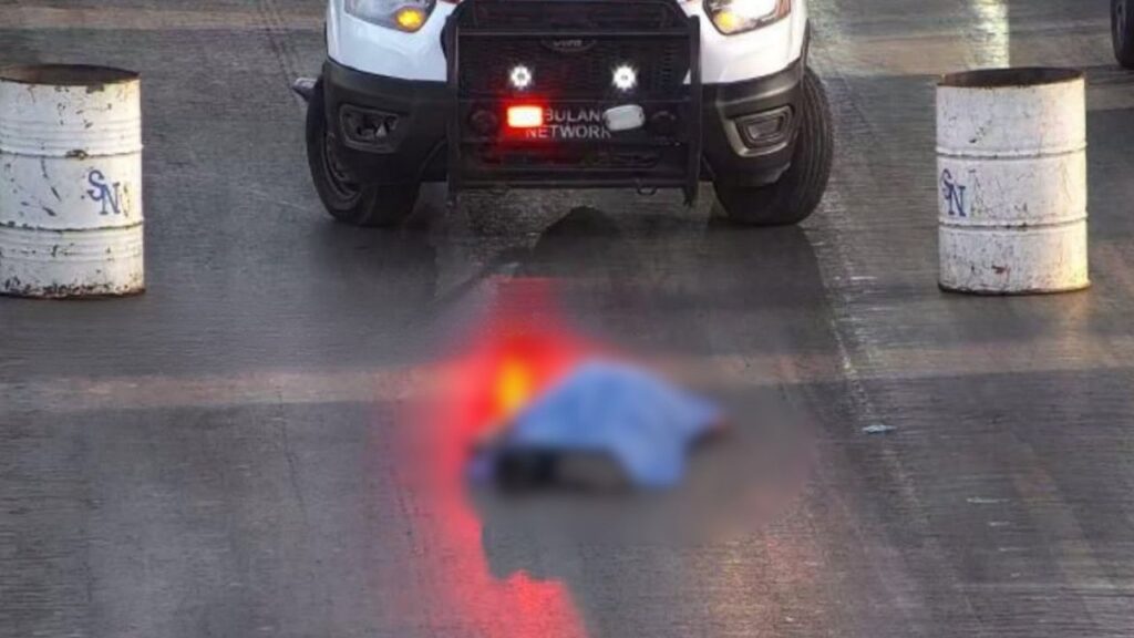 Muere hombre tras caer de estación del Metro en San Nicolás sobre Av. Universidad
