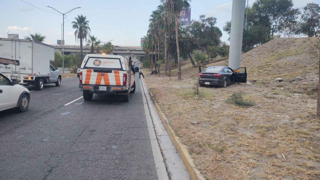 Muere hombre tras estrellarse contra estructura de anuncio en Guadalupe