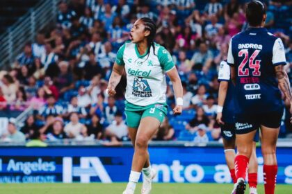 Rayadas sufrió una sorpresiva derrota 3-2 ante León Femenil en la jornada 4 del Apertura 2026 de la Liga MX Femenil; con un golazo de Joselyn De La Rosa en el último minuto