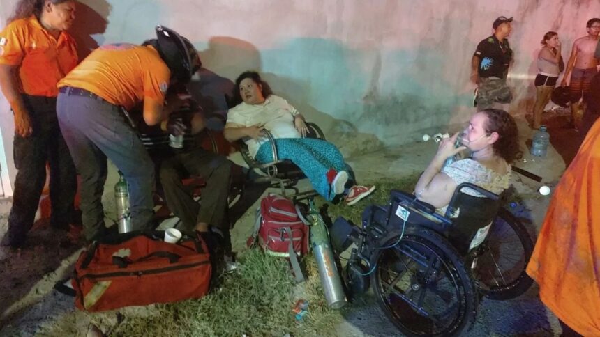 Corto circuito provoca incendio y tres personas intoxicados en Juárez