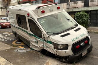 Detienen a chofer de ambulancia del IMSS tras atropello en CDMX