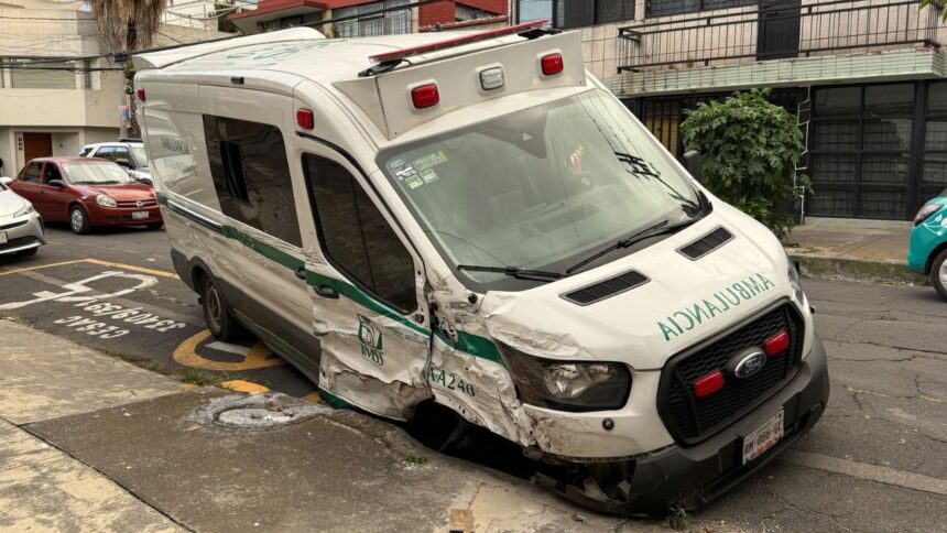 Detienen a chofer de ambulancia del IMSS tras atropello en CDMX