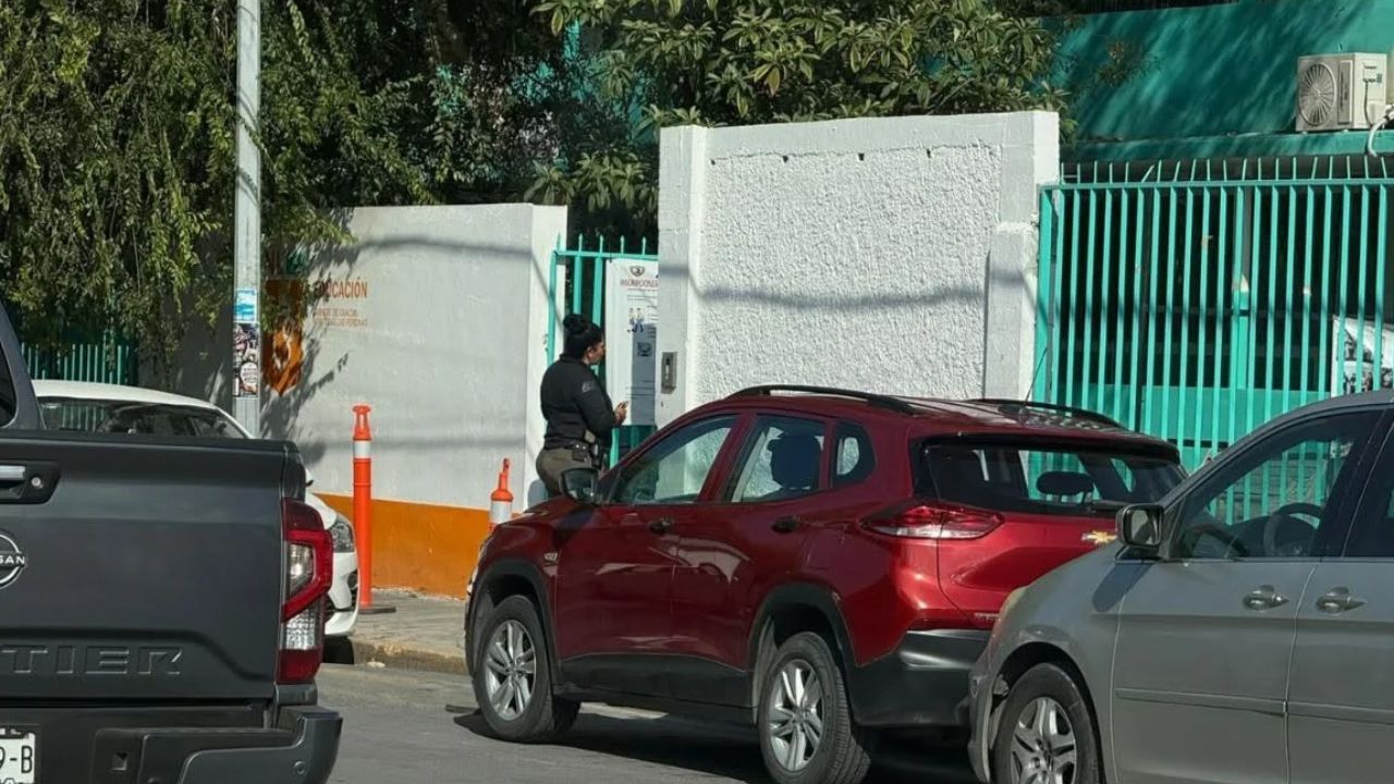 Dos alumnas intoxicadas con cristal en Secundaria No. 7 “Fray Servando Teresa de Mier” en Monterrey