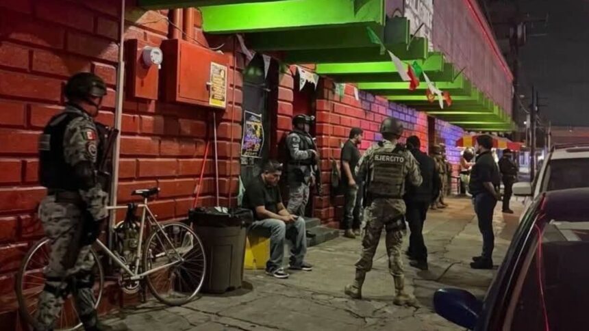 FGR realiza operativo en bares, antros y cantinas de Monterrey y San Pedro