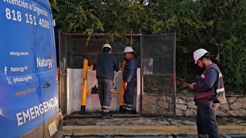 Fuga de gas moviliza a Protección Civil en la colonia Satélite en Monterrey