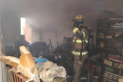 Incendio en vivienda moviliza cuerpos de auxilio en colonia María Luisa en Monterrey