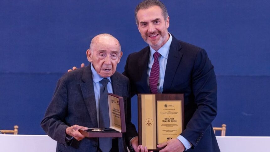 Gobierno de Monterrey reconoce la trayectoria empresarial de Julio Cepeda Garza