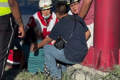 Motociclista arrolla a mujer en avenida Adolfo López Mateos en Apodaca