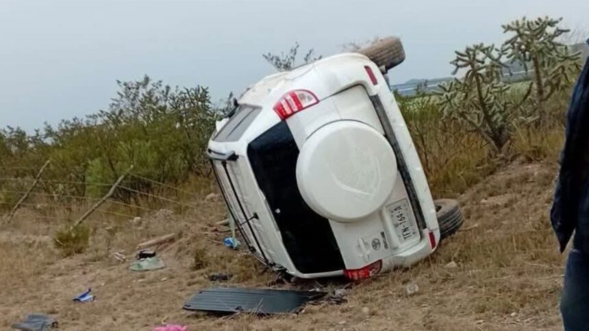 Mujer de Doctor Arroyo resulta lesionada tras volcadura en Galeana