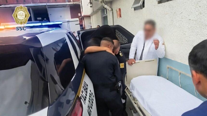 Policías de la SSC auxilian a mujer en labor de parto y reciben a bebé dentro de patrulla en CDMX