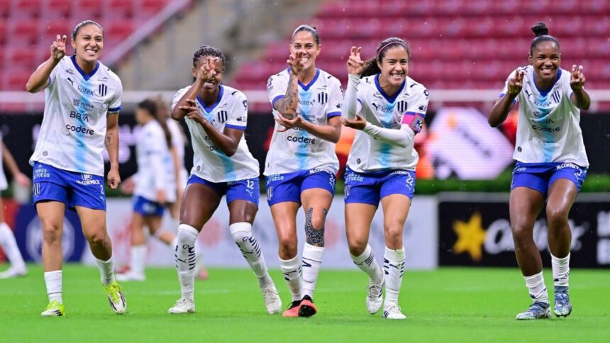 Rayadas vence 3-2 a Chivas con debut de Lindsey Thomas