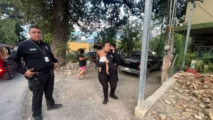 Rescatan a bebé de un año abandonado en cabaña de Santiago