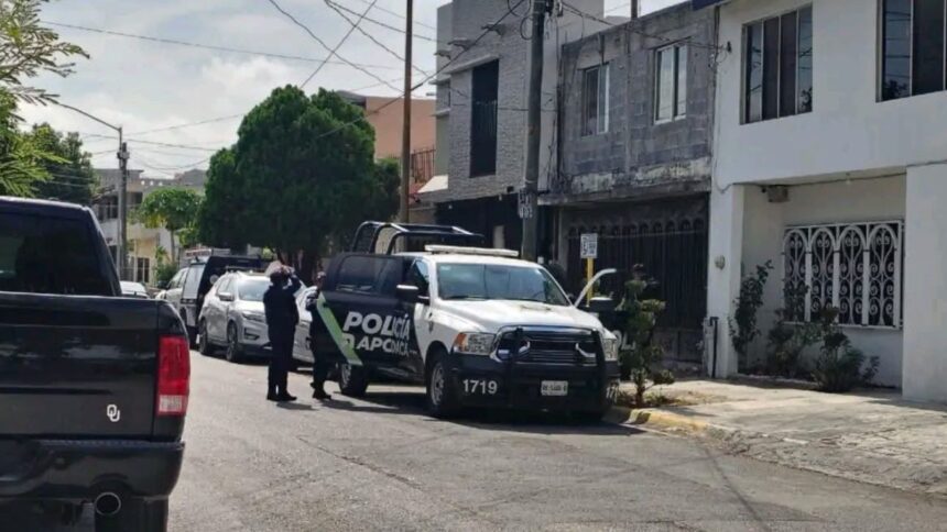 Irrumpe grupo armado en casa de la colonia Bosque Real en Apodaca; atan y roban a una familia