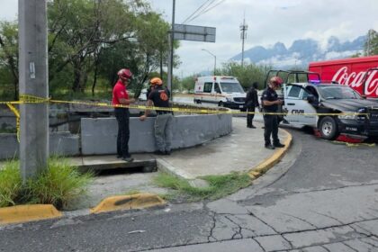 Encuentran a hombre sin vida en arroyo en el sector Barrio Acero, en Monterrey