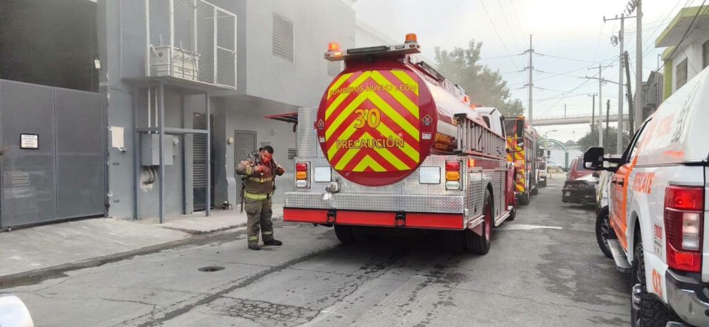 Incendio en ventilador industrial obliga a evacuar empresa Idexa S.A. de C.V. en Monterrey