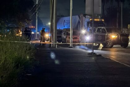 Joven muere atropellado en Carretera a Colombia en Escobedo; conductor huye