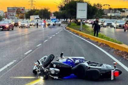 Fallece motociclista tras derrapar bulevar Miguel de la Madrid en Guadalupe