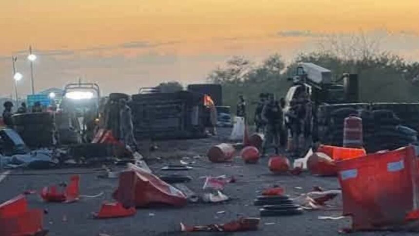 Mujer vuelca tras chocar contra retén militar en Carretera Monterrey-Reynosa