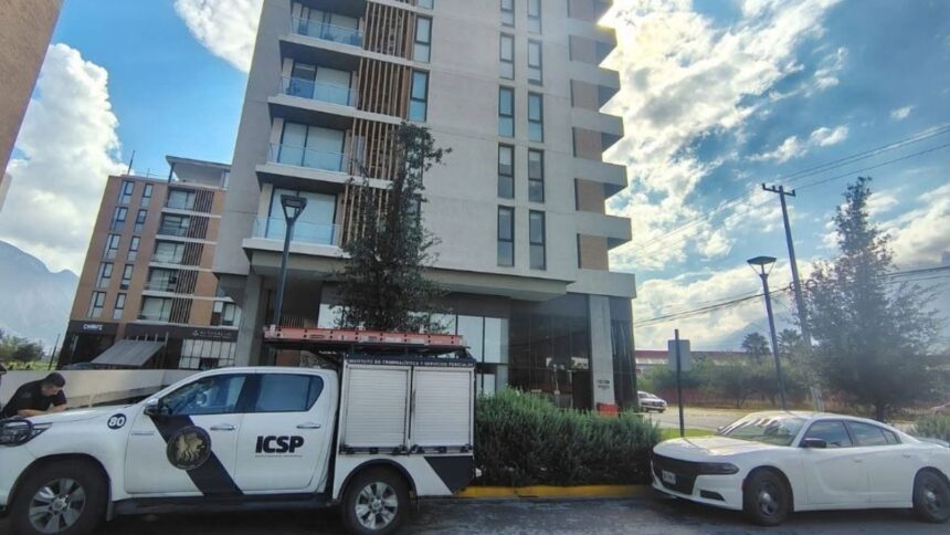 Roban más de 30 mil pesos y documentos de notaría en Santa Catarina