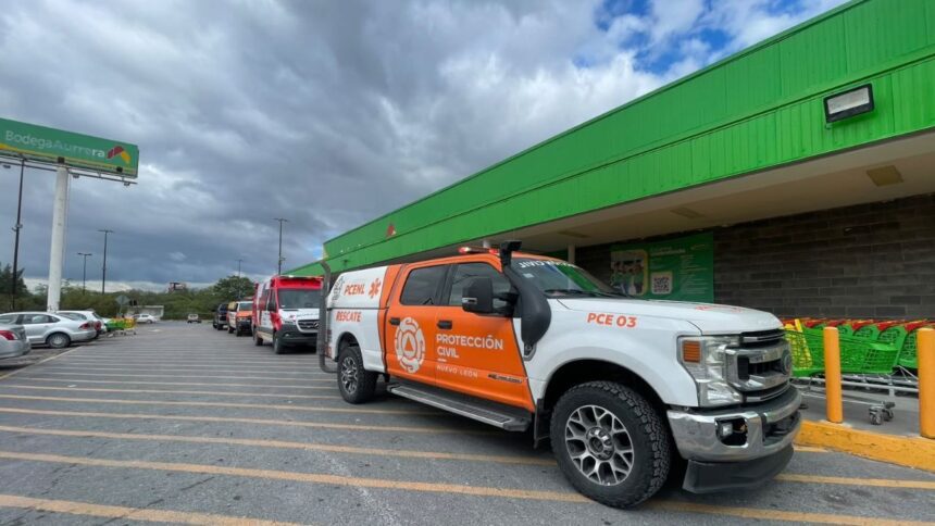 Trabajador muere tras caer por tragaluz en un Bodega Aurrera de Guadalupe