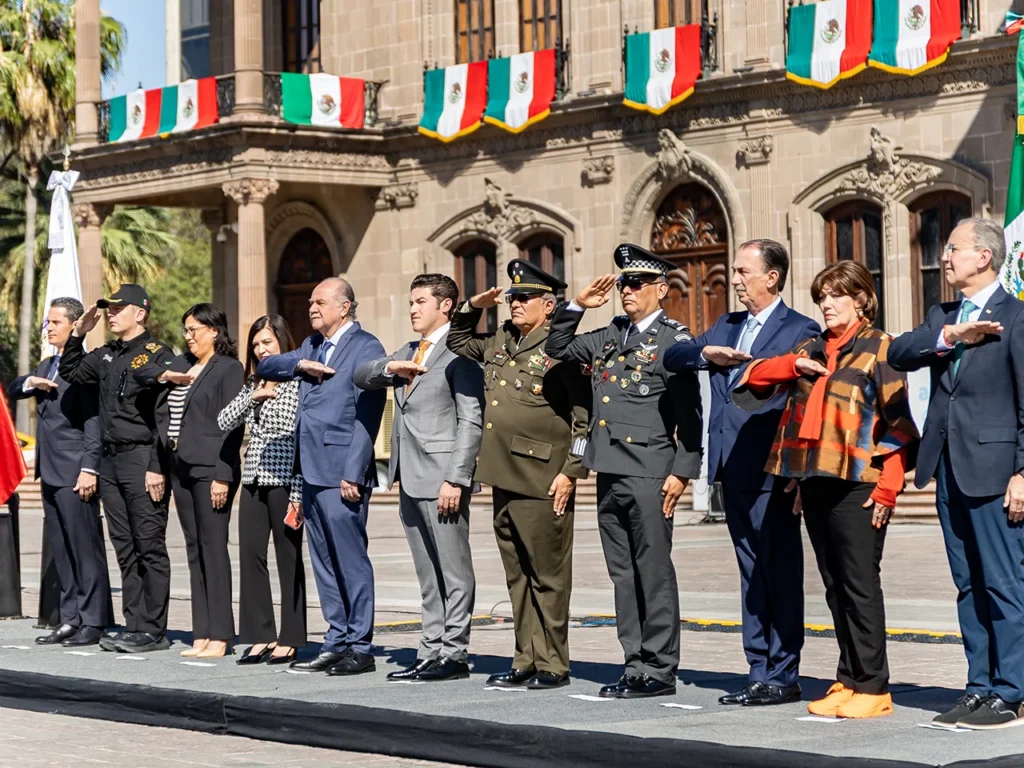 Al encabezar la ceremonia cívica del Día de la Bandera, el Gobernador, Samuel Alejandro García Sepúlveda