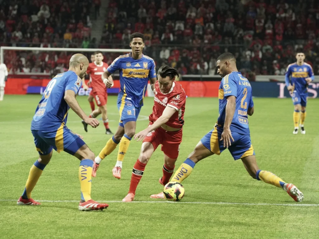 Nahuel Guzmán brilla, pero Tigres cae 1-0 ante Toluca
