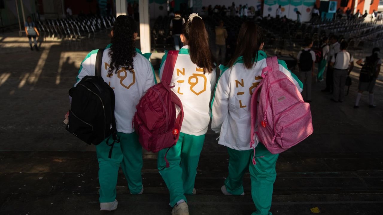 Más de un millón de estudiantes regresan a clases en Nuevo León ...