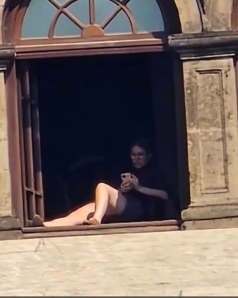 ¡No era IA! Sheinbaum confirma que una mujer tomó el sol en Palacio Nacional, fue sancionada