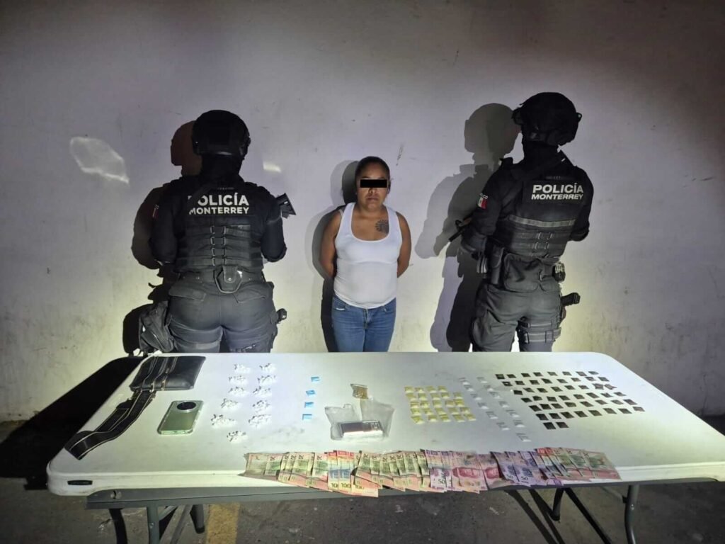 Detienen a mujer con 201 dosis de droga en Monterrey