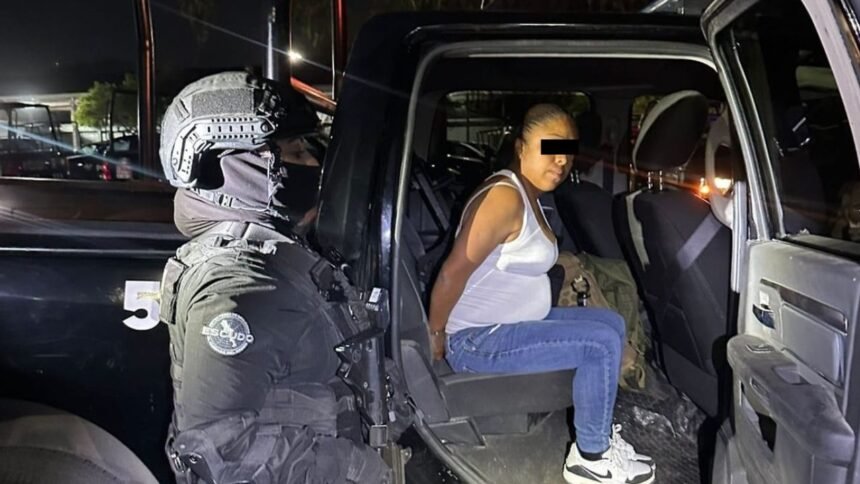 Detienen a mujer con 201 dosis de droga en Monterrey