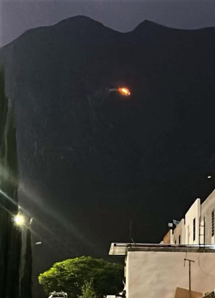 Reanudan labores para combatir incendio forestal en el Cerro del Fraile